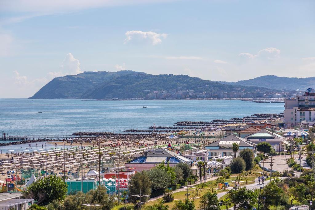 Hotel Astoria Misano Adriatico Kültér fotó