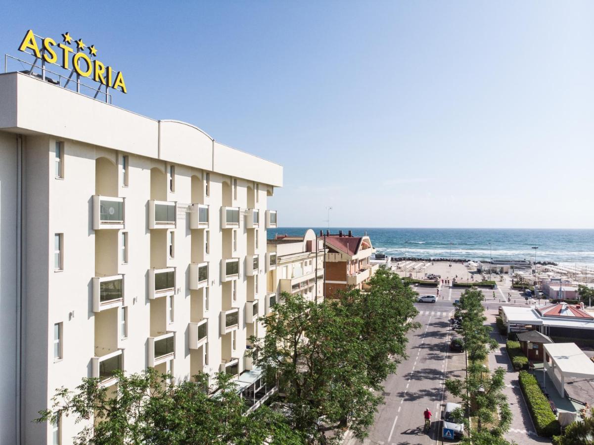 Hotel Astoria Misano Adriatico Kültér fotó